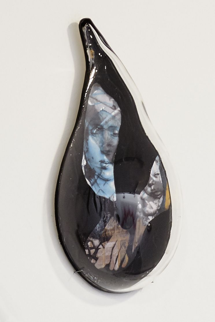 alicia-zaton-avec-l.coullard-alliage-6-serie-de-8-collage-bitume-verre-souffle-28x18cm-2019-672951420ff98261837c14f6361ea000
