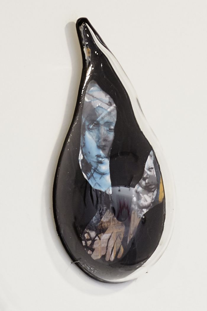 alicia-zaton-avec-l.coullard-alliage-6-serie-de-8-collage-bitume-verre-souffle-28x18cm-2019-0b867874c817f1227cc43e4cf8f9f8c4