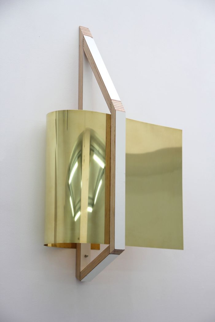 jean-francois-leroy-etagere-oblongue-2-2013-laiton-contreplaque-100x65x40-56182234d3db94599ecac3658eb26624