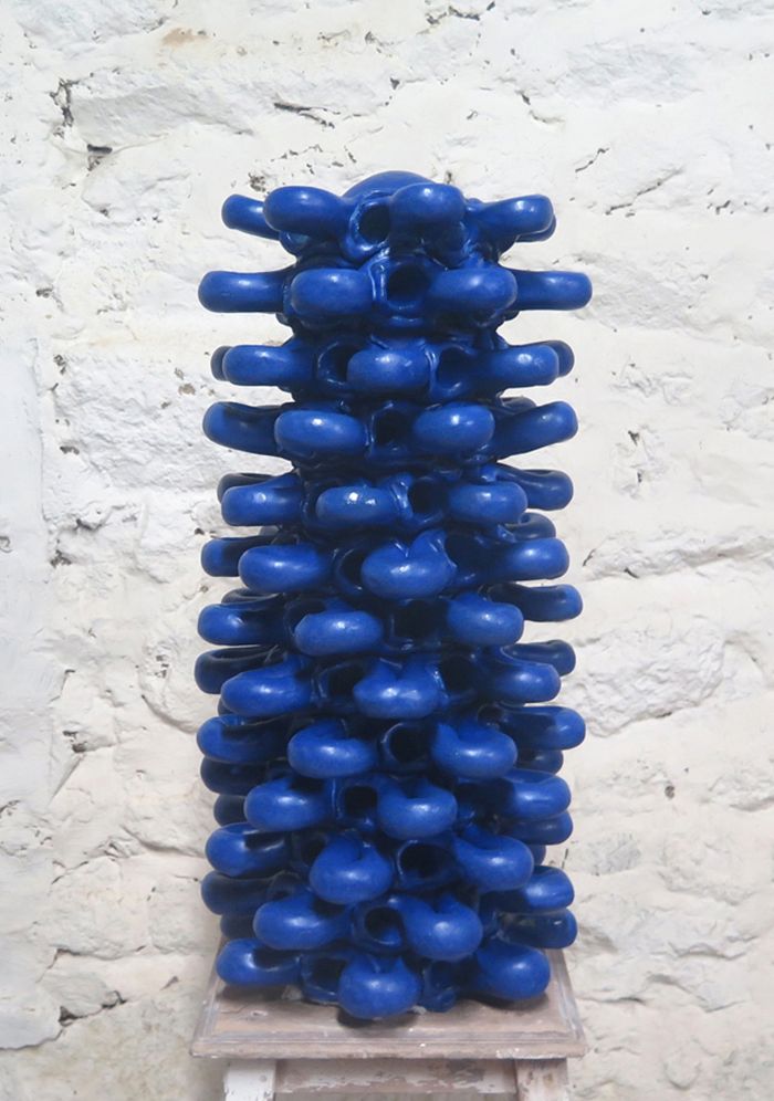 langue-de-chat-bleu-cobalt-2017-gres-emaille-57-x-d.27-202b030b74c83ac8d81a24f2b703da7e